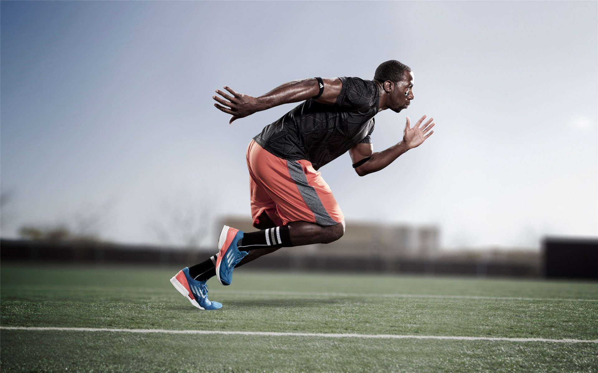 开云体育APP-技惊四座！阿根廷中场长传助攻破门，阿根廷中场球员